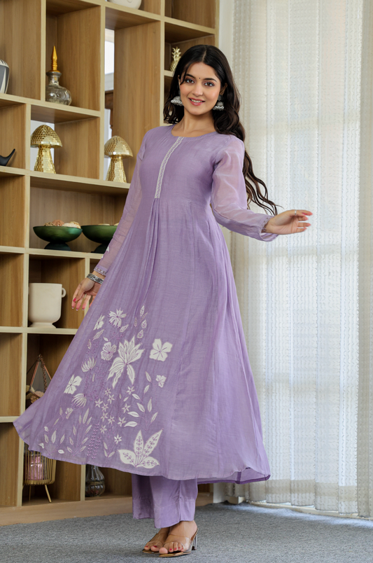 Lavender Chanderi Silk Kurta With Pant And Embroidered Dupatta