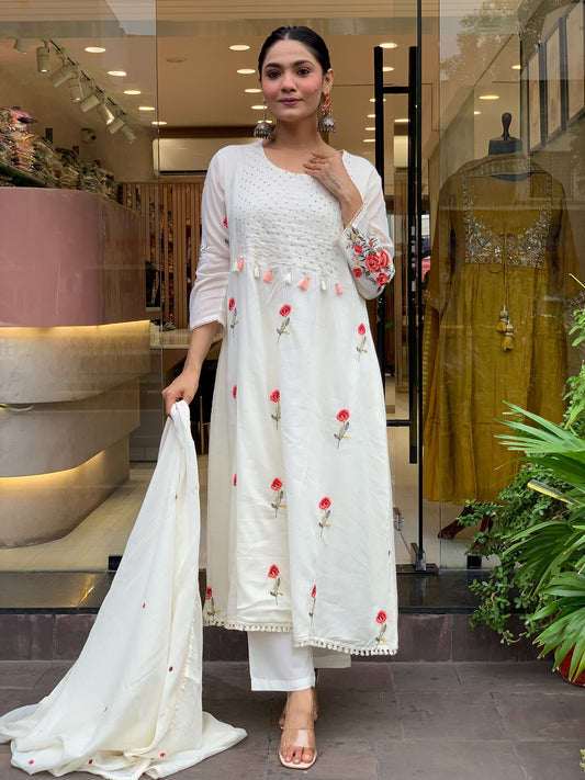 White Color Elegant Chanderi Silk Kurta Pant Set with Embroidered Dupatta