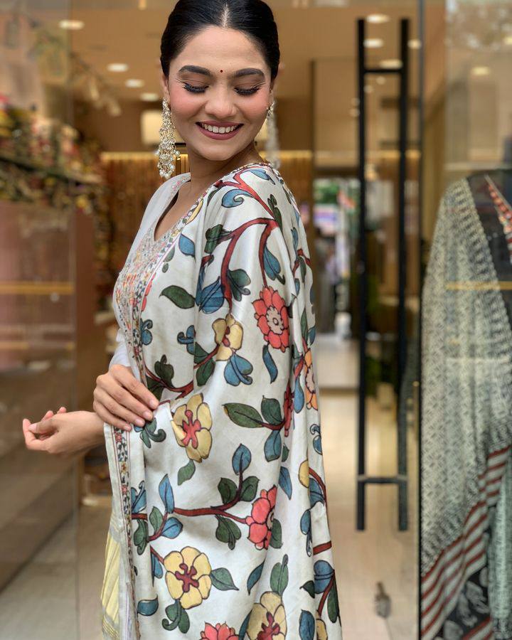 Women’s Regular Fit Kurta | White Embroidered Straight Kurta with Pant and Dupatta Set | Elegant Ethnic