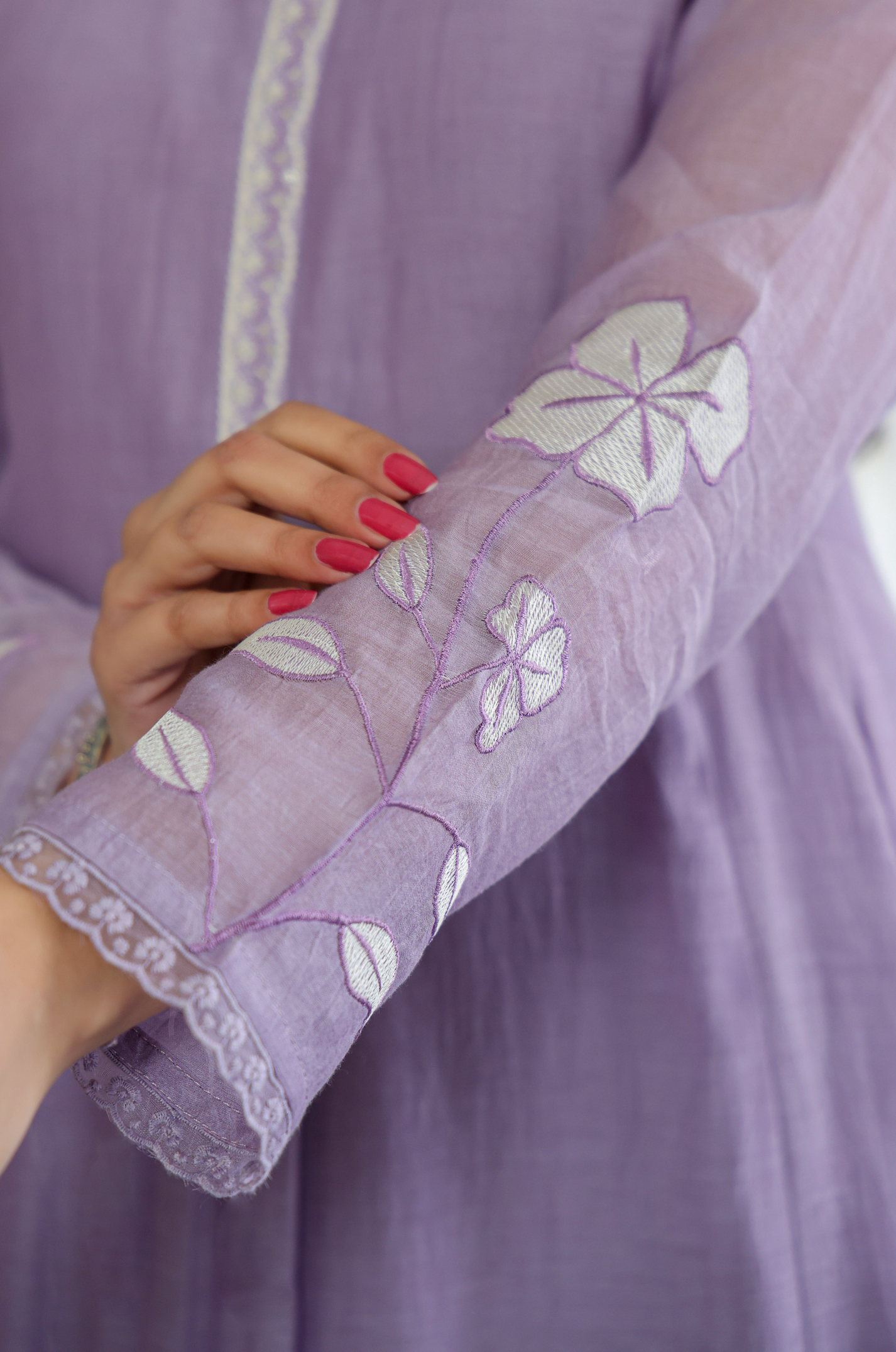 Lavender Chanderi Silk Kurta With Pant And Embroidered Dupatta